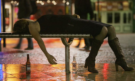 MARY GOES OUT AND PRETENDS TO BE "THE AMERICAN SUCCESS STORY" GETS DRUNK, PASSED OUT ON STREETS OF NYC