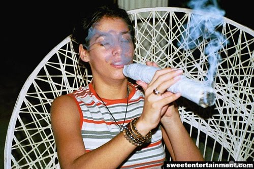 MARY PRANTIL AKA PSYCHIC IN SEATTLE SMOKES POT ON HER NYC FIRE ESCAPE YEAH REAL SUCCESSFUL UH HUH