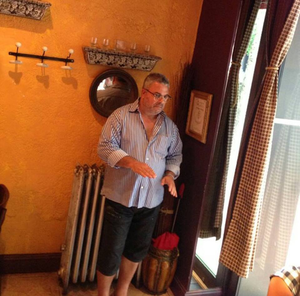 Itzik Moshenayov

Owner of Cafe Kriza with many health violations