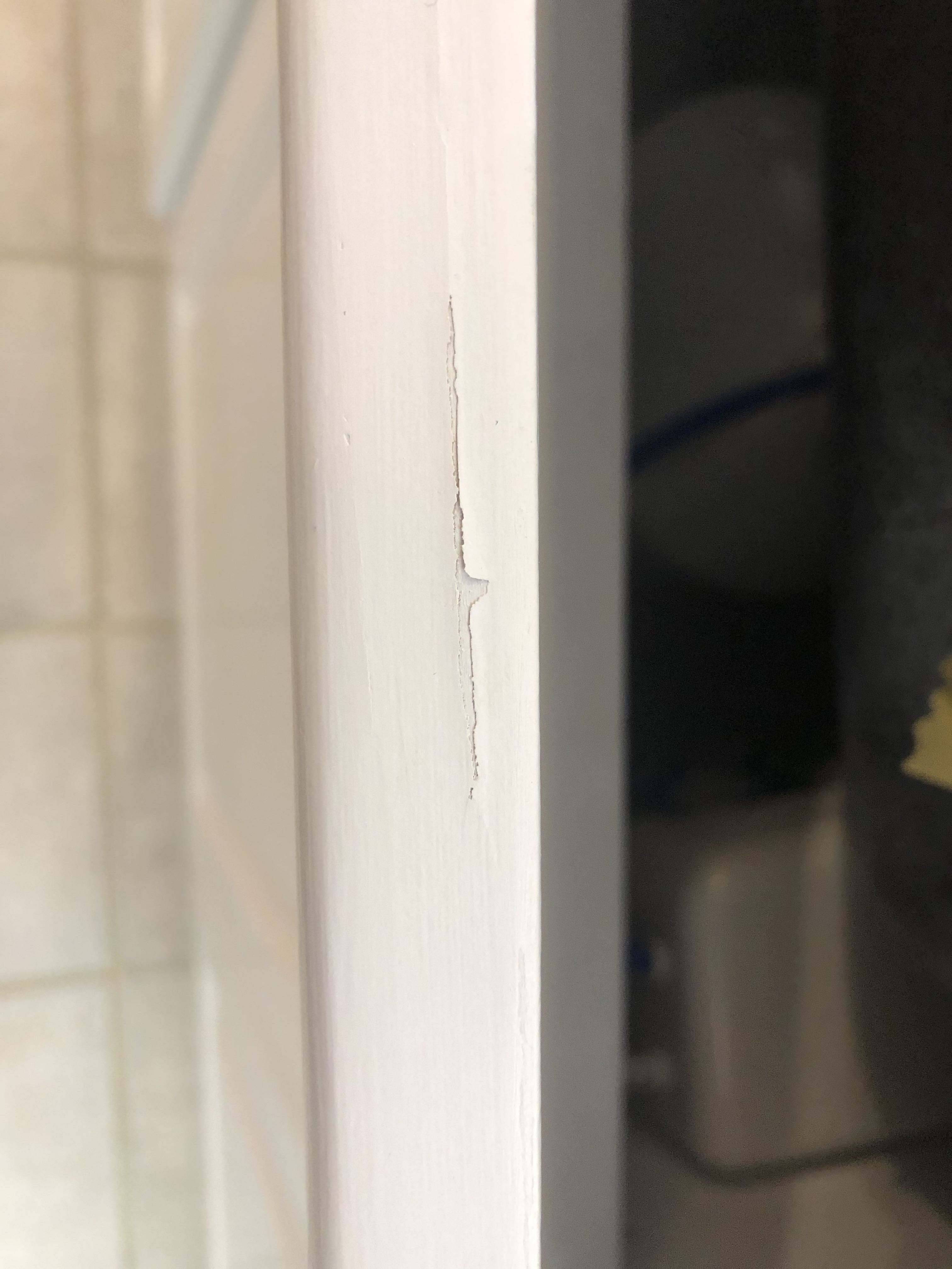 crack near sink