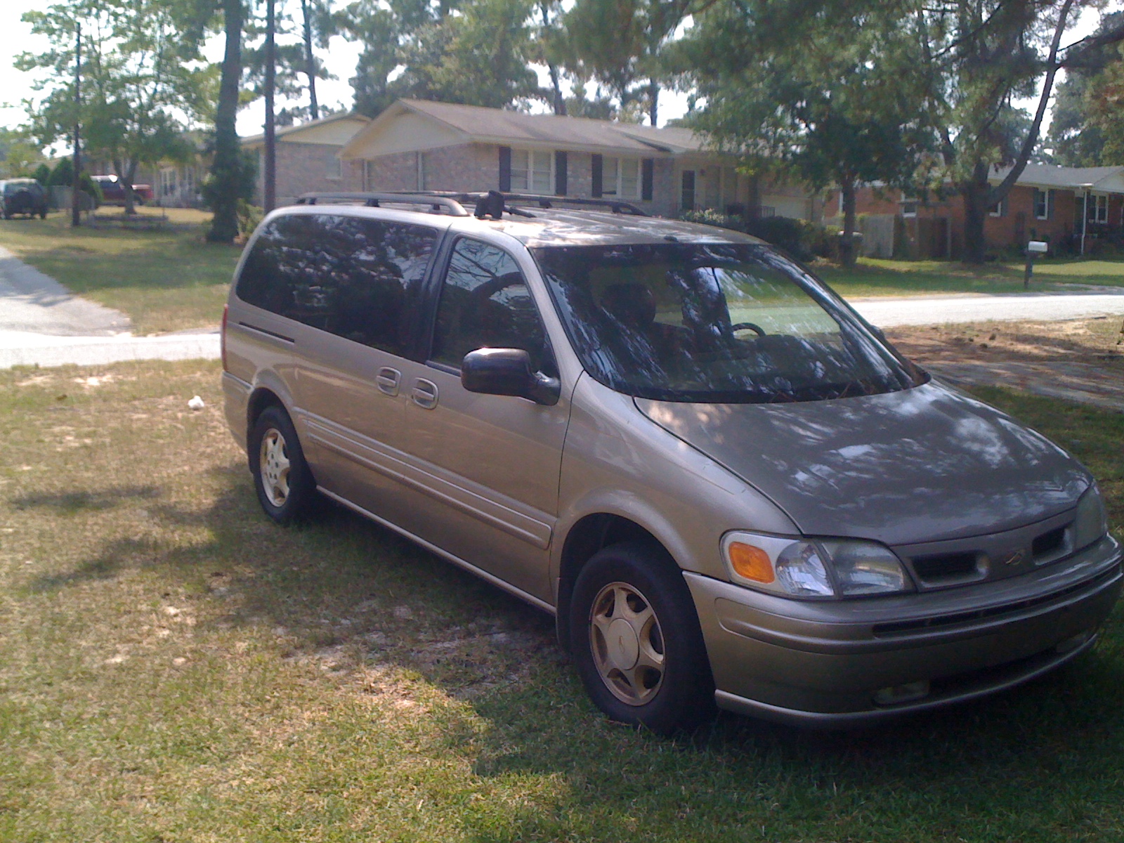 1999 Oldsmobile silhouette