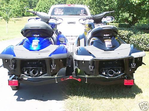 picture of jet skis
