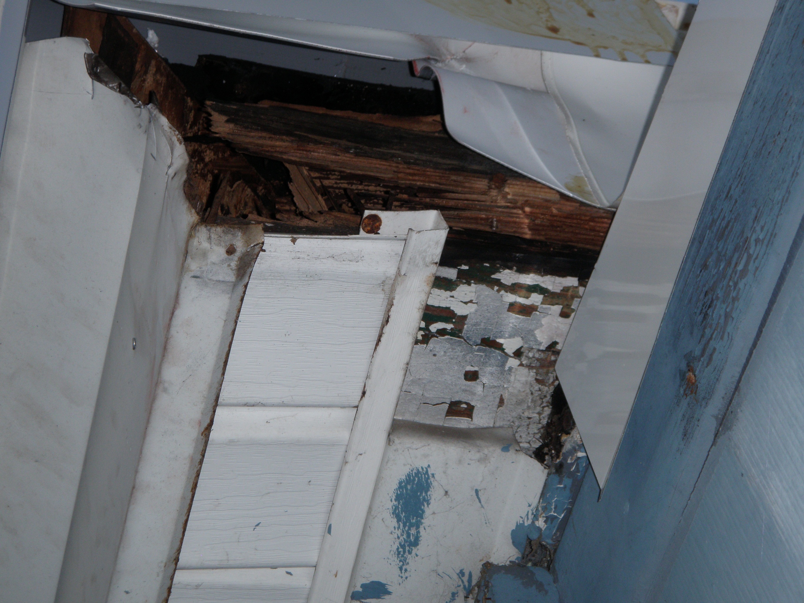 Rotten wood at lower roof