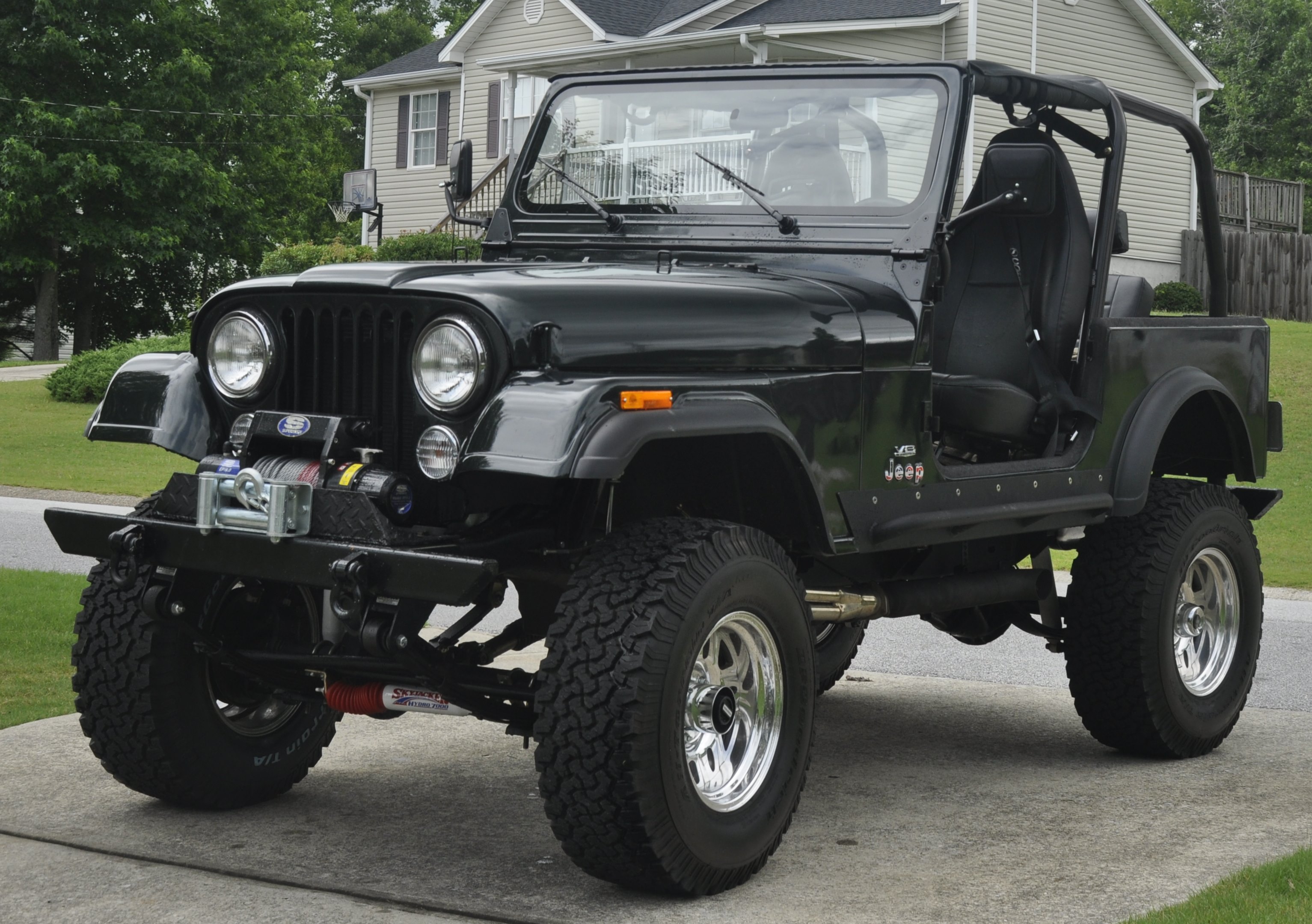 LS2 CJ7