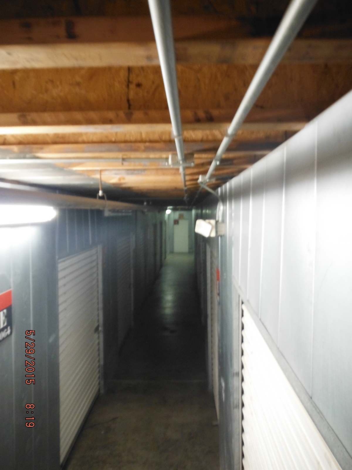 HOW THIEVES CAN ENTER/EXIT ANY LOCKED INSIDE STORAGE UNIT - see the photo(s)