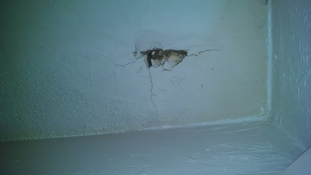 hole in wall