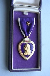 Wound to tight I fought for my Purple Heart so you could rip off the American public bs !!! Artist !! 