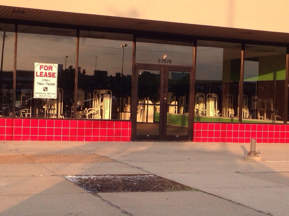 Photo of Metro Family Fitness in Sterling Heights Michigan OUT OF BUSINESS and still charging customers