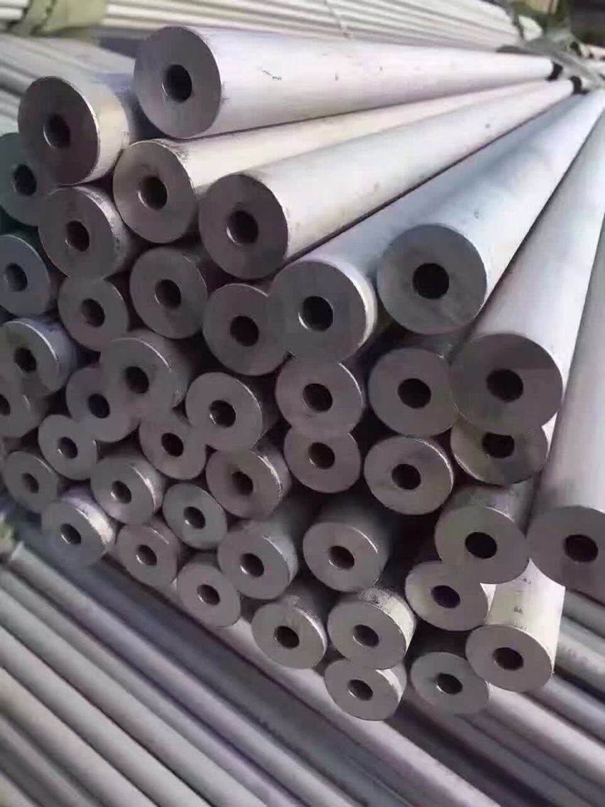 Large qty of Stainless Steel Seamless Pipe ready stock in china