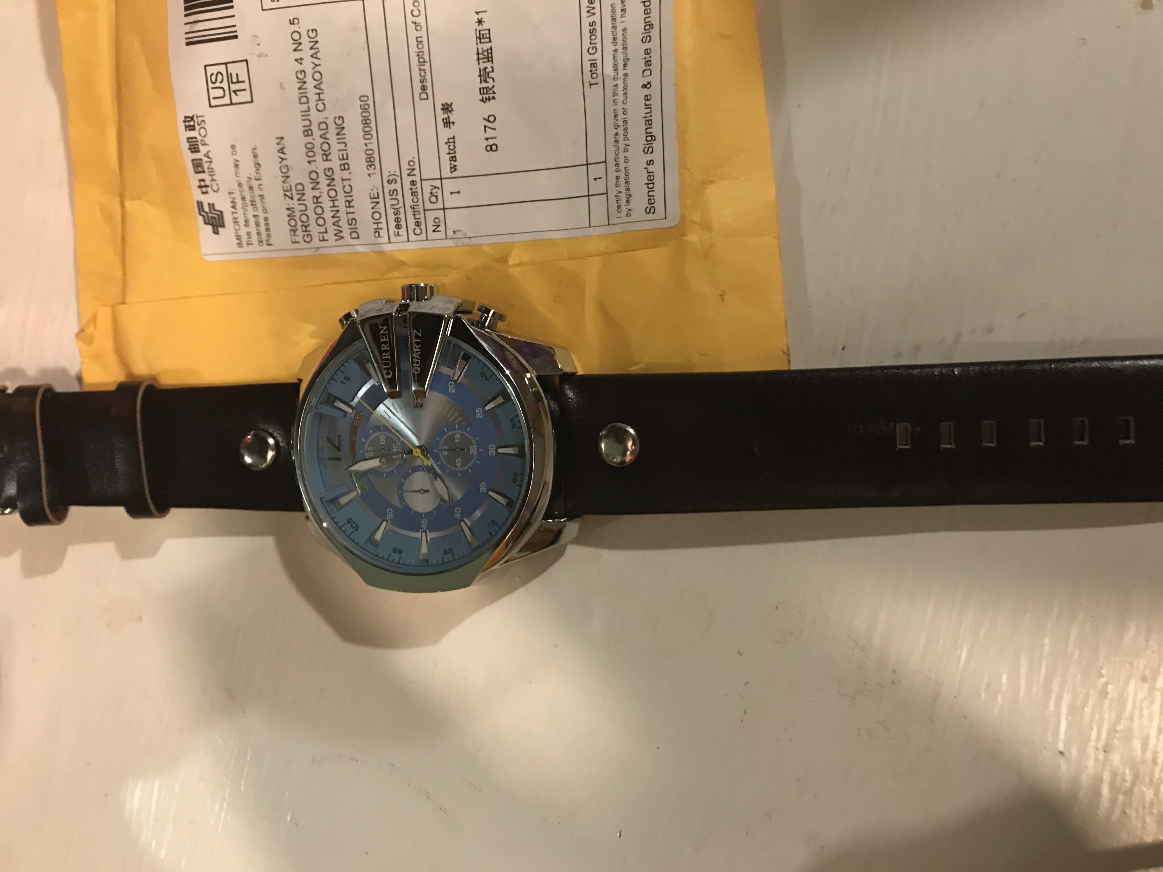 Fake watch with no functions. Finish wearing off after one use. no refunds. scam!