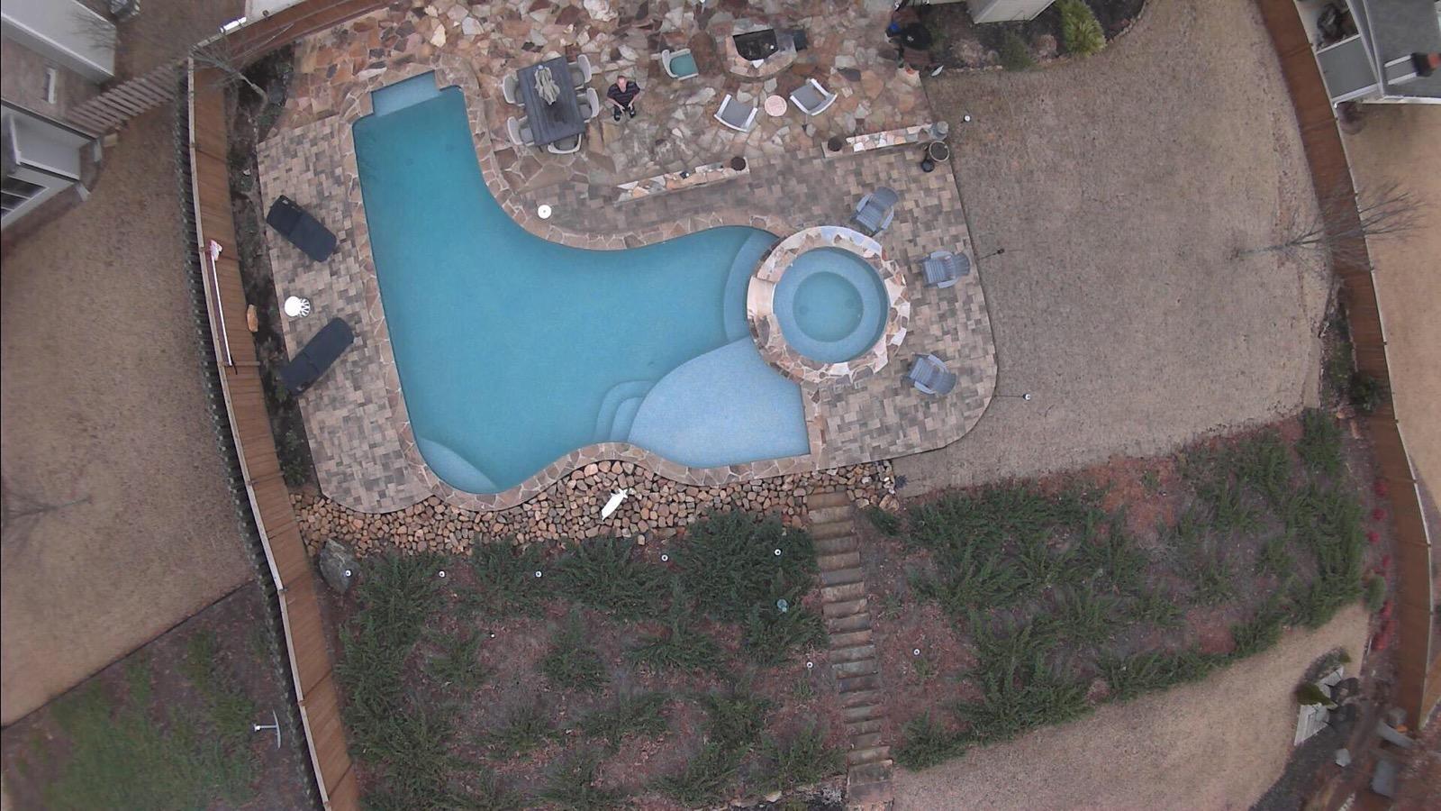 nice pool fit tightly in a limited area.