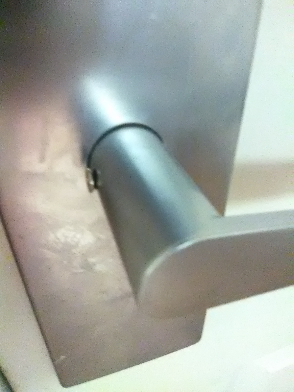 Inner door handle wrong screw.